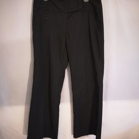 Reitmans Ladies Size 13 Black w/ Grey Pinstripe Flare Leg Dress Pants - Picture 1 of 9